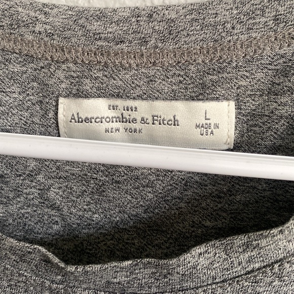 Abercrombie & Fitch cropped t-shirt - Picture 4 of 5